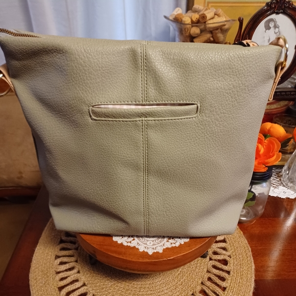 London Fog Collection Sage Green/Cream/Tan Oversized Knotted Strap Bag 12" - Picture 6 of 16